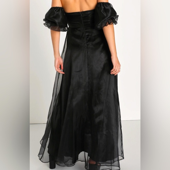 Off-Shoulder Maxi Dress - Picture 2 of 4